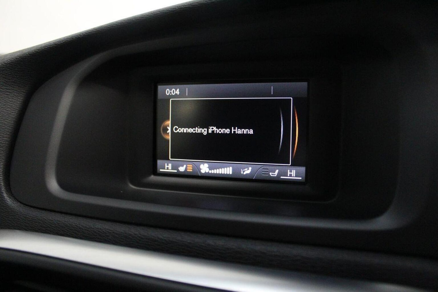 Used Volvo V40 2015 for sale - 76444439: Photo 33