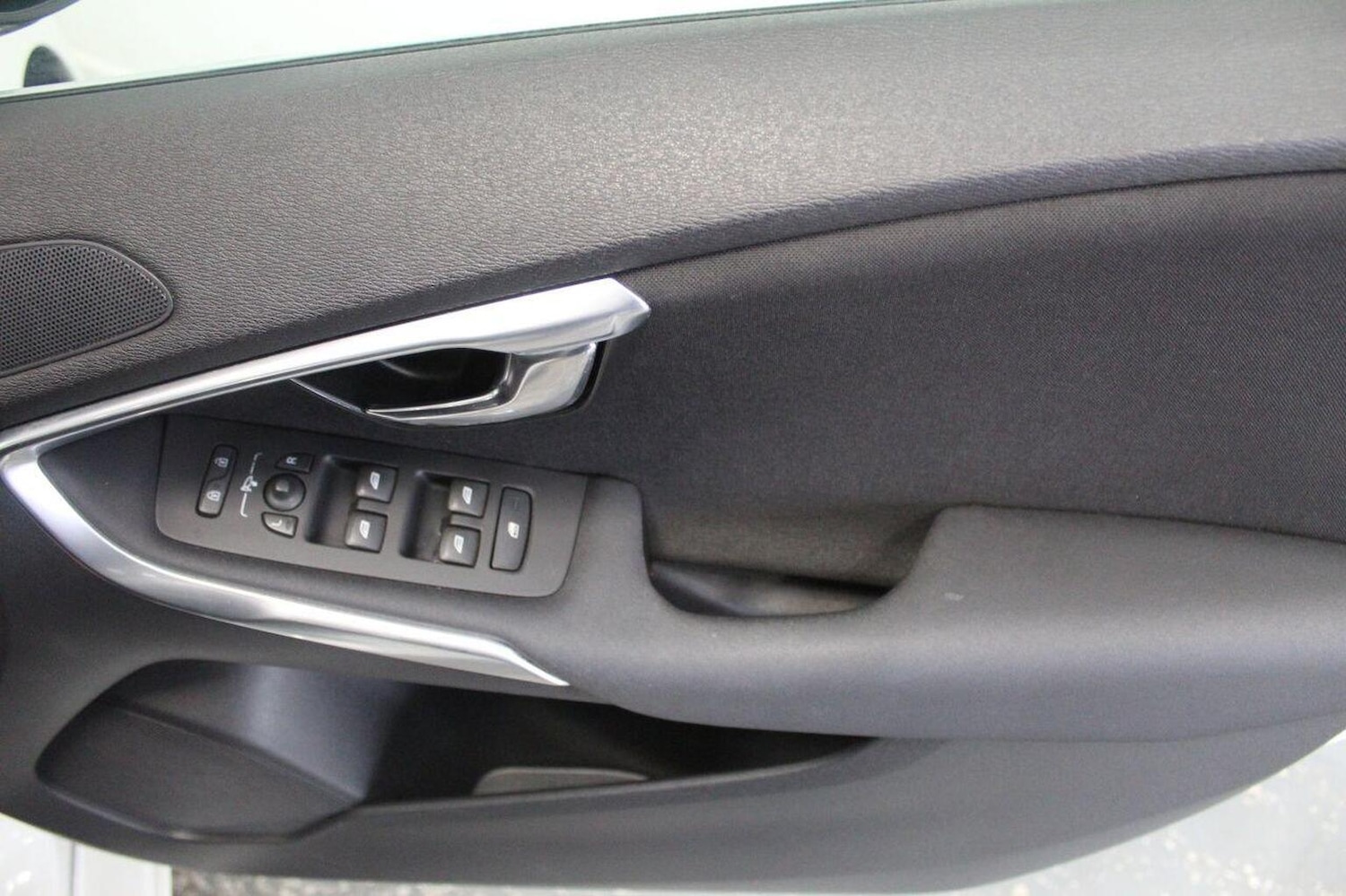 Used Volvo V40 2015 for sale - 76444439: Photo 46