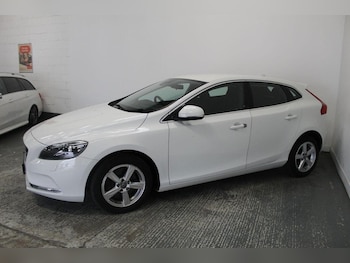 Used Volvo V40 2015 for sale - 76444439: Photo