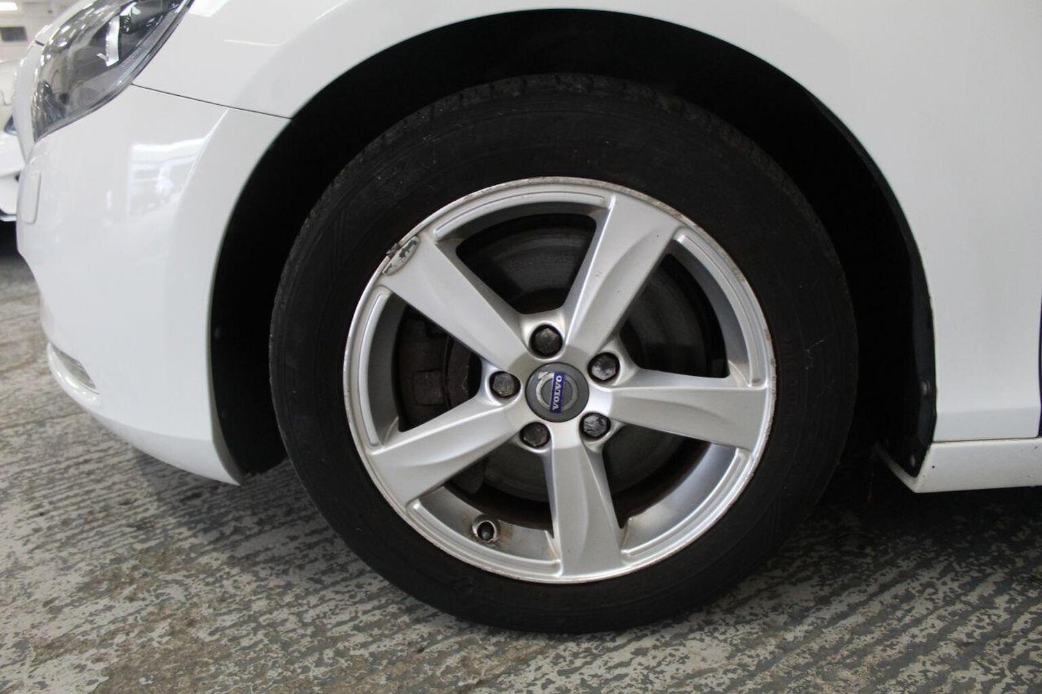 Used Volvo V40 2015 for sale - 76444439: Photo 52