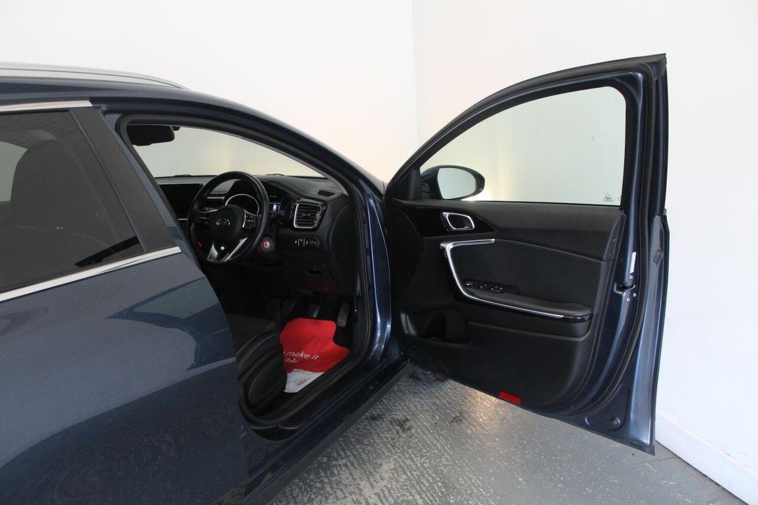 Used Kia Ceed 2018 for sale - 76656000: Photo 23