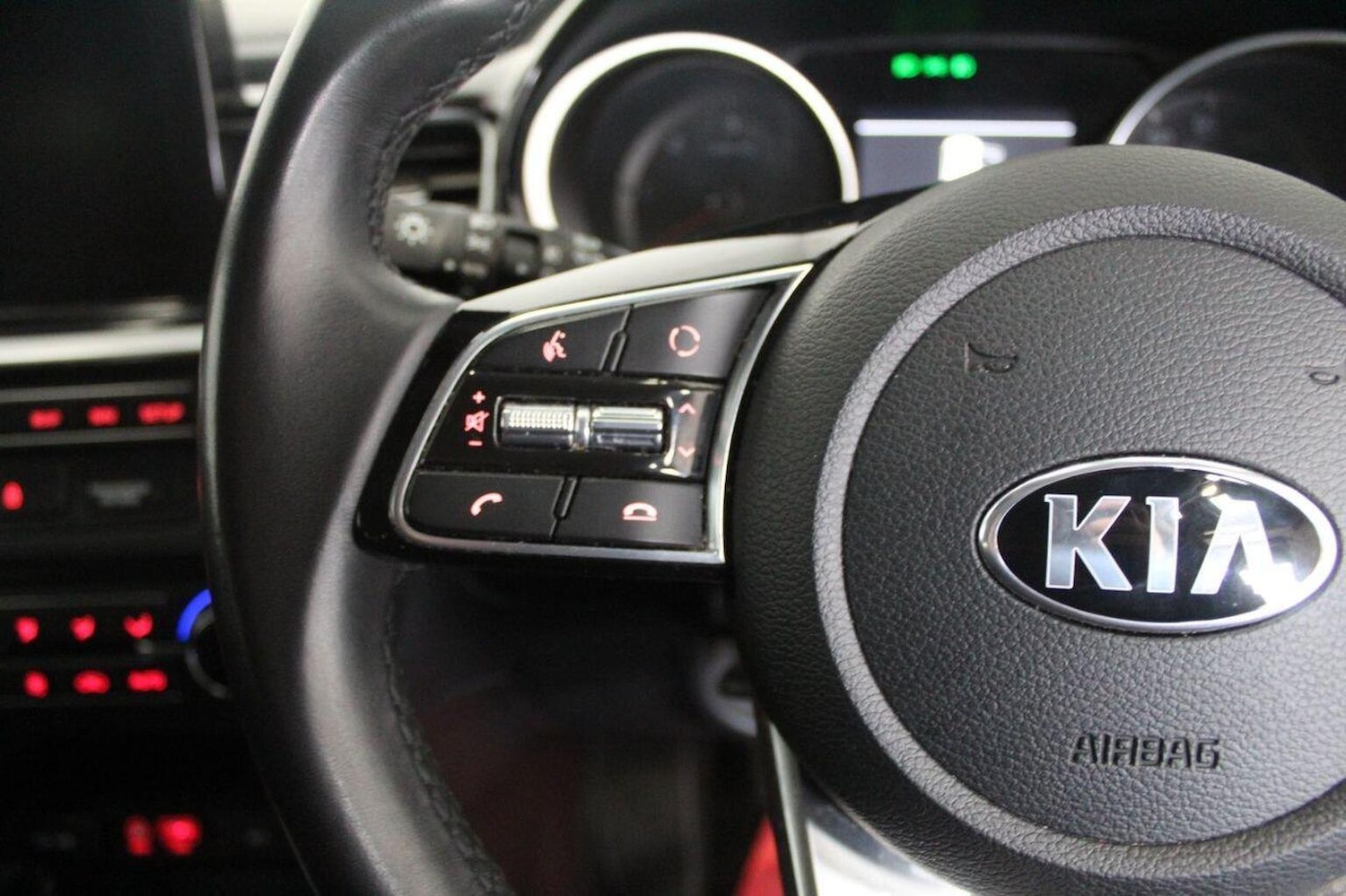 Used Kia Ceed 2018 for sale - 76656000: Photo 44