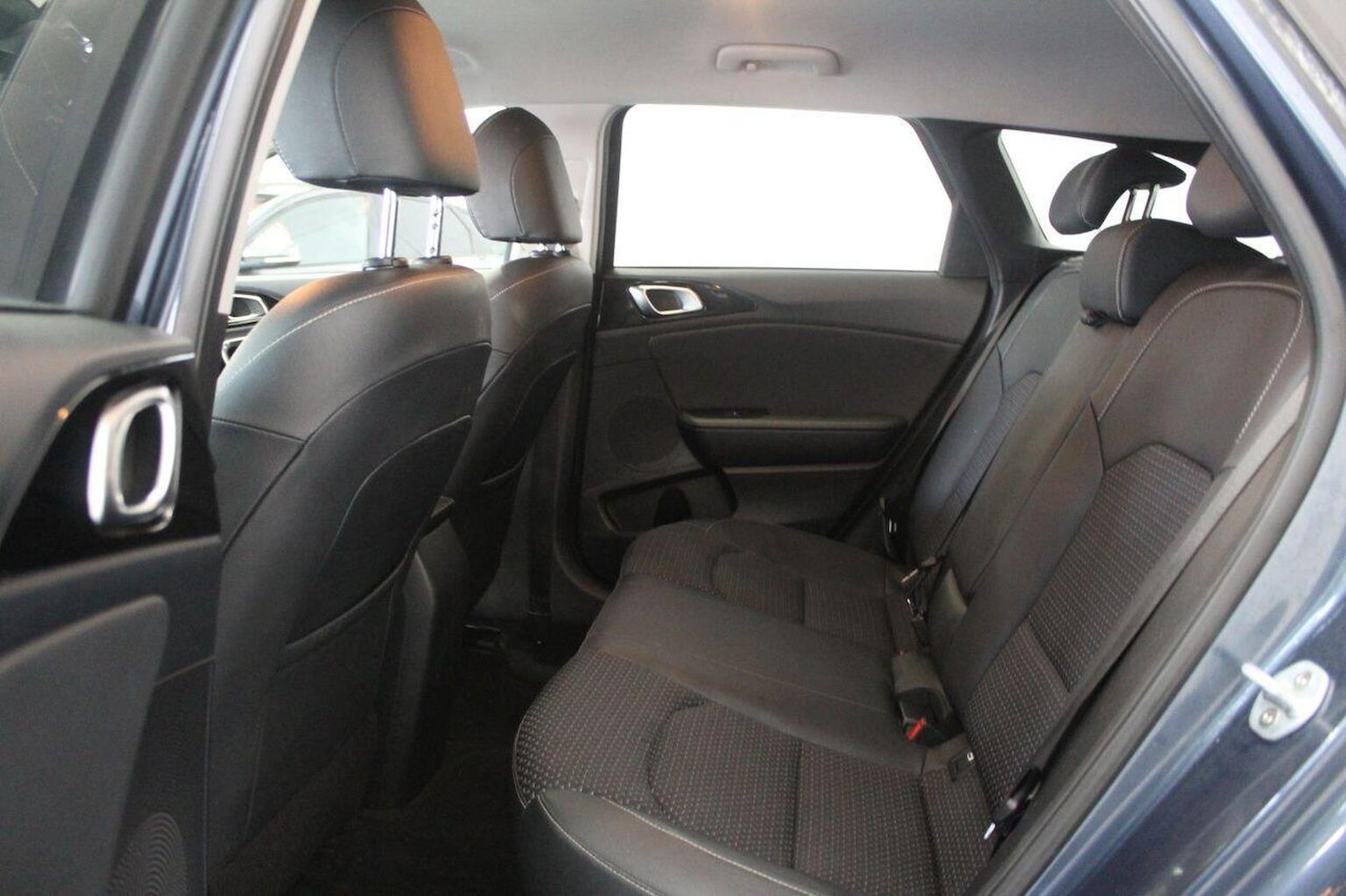 Used Kia Ceed 2018 for sale - 76656000: Photo 50