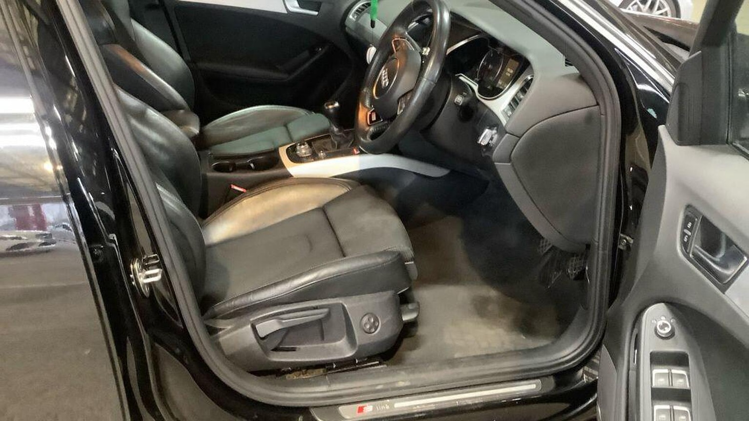 Used Audi A4 2015 for sale - 77937889: Photo 14