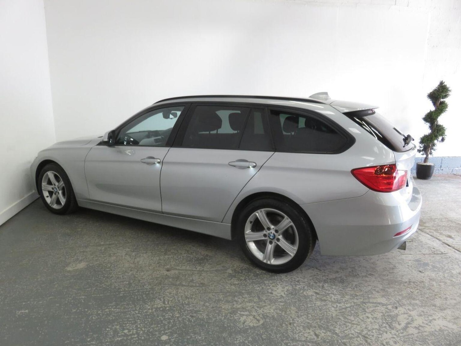 Used BMW 3 Series 2012 for sale - 77937910: Photo 10