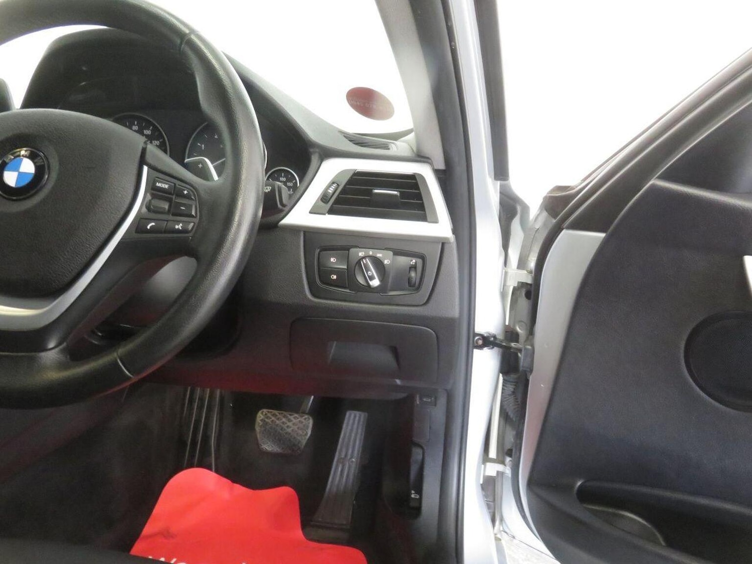 Used BMW 3 Series 2012 for sale - 77937910: Photo 45