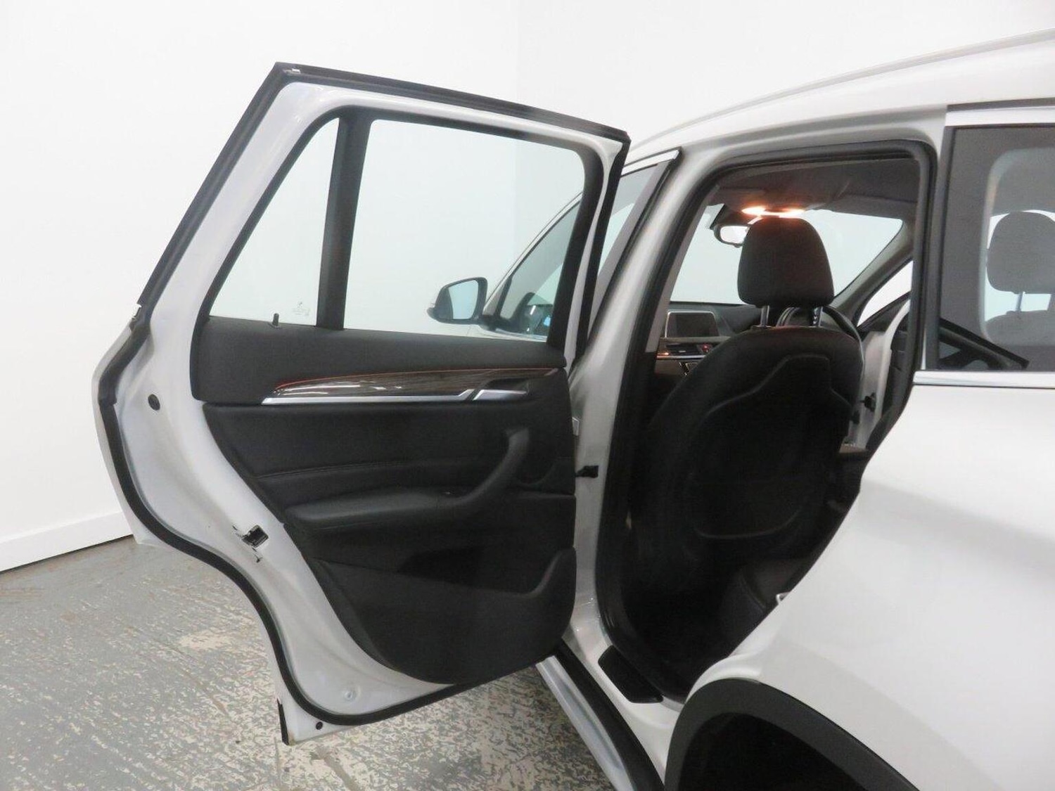 Used BMW X1 2015 for sale - 76793709: Photo 28