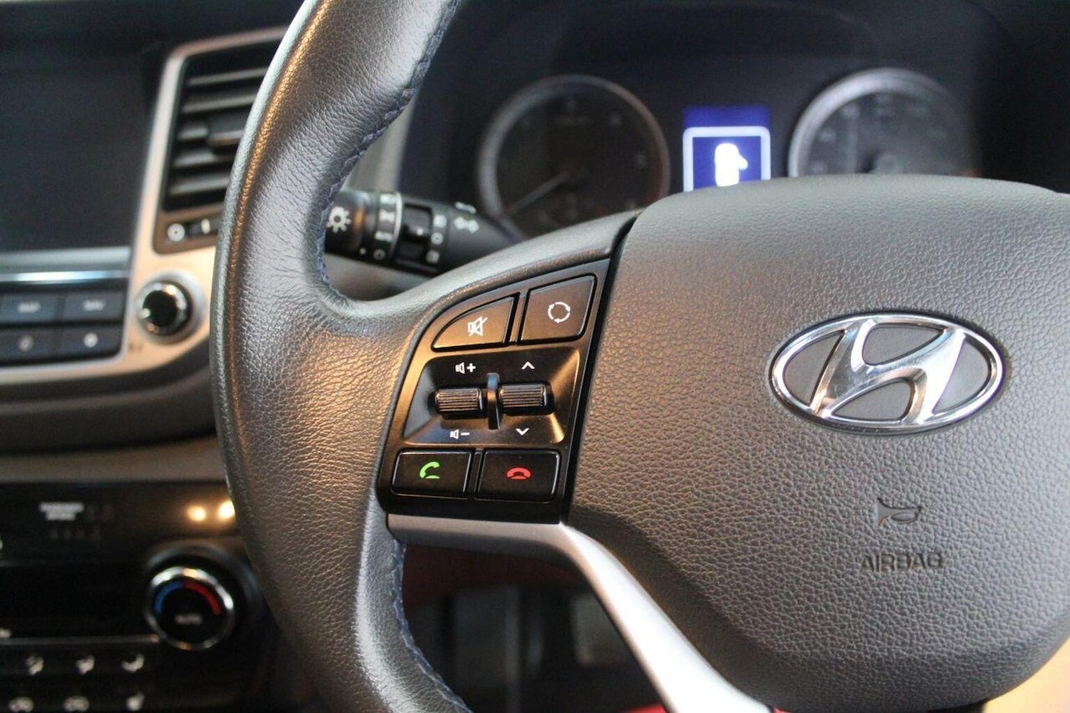 Used Hyundai TUCSON 2017 for sale - 76397117: Photo 44