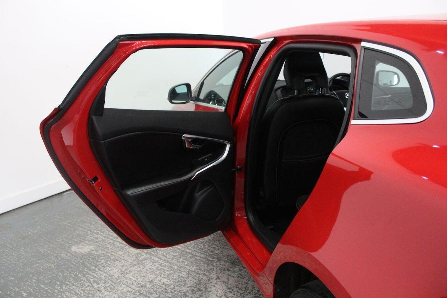 Used Volvo V40 2016 for sale - 78084394: Photo 26