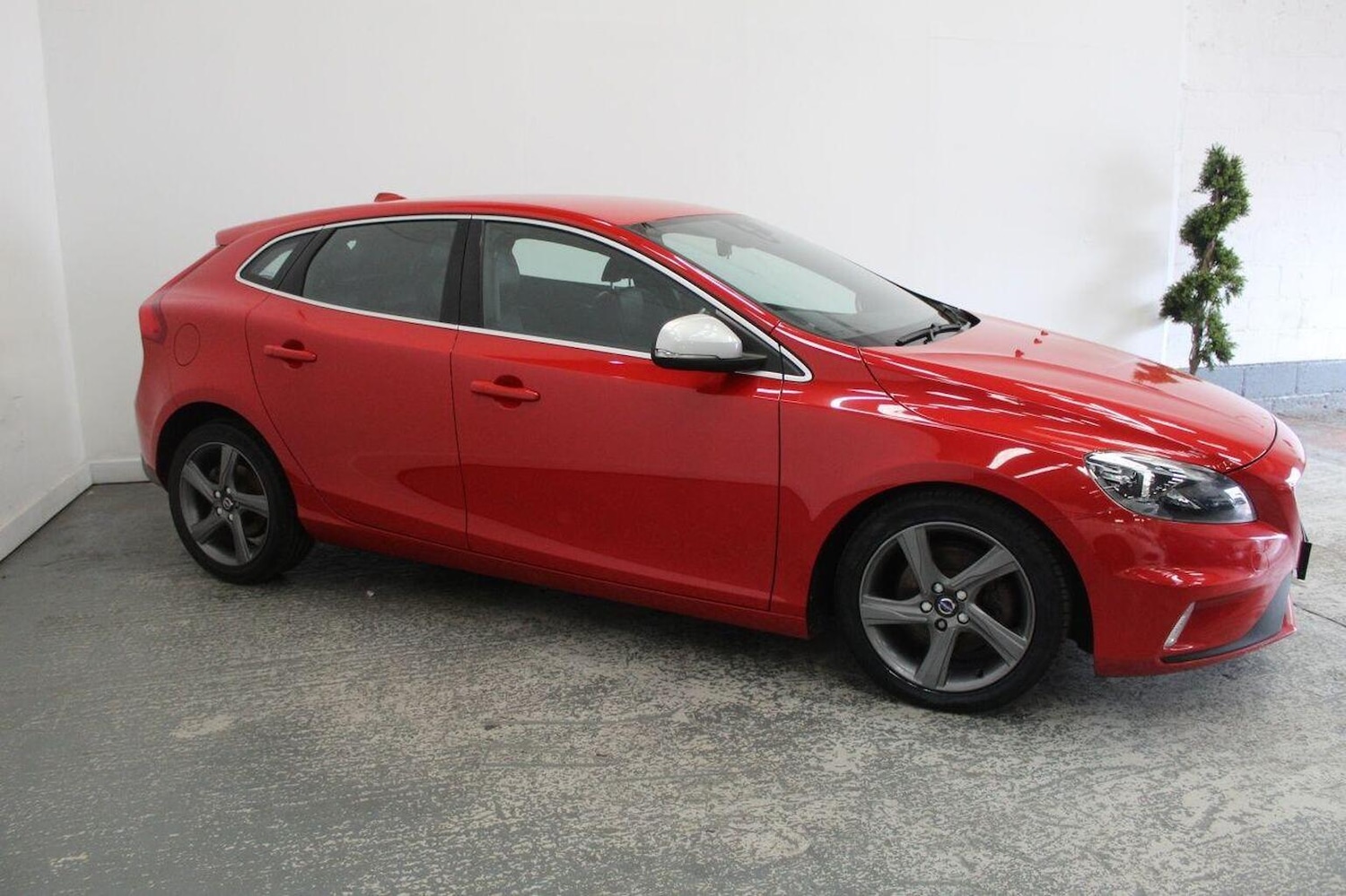 Used Volvo V40 2016 for sale - 78084394: Photo 4