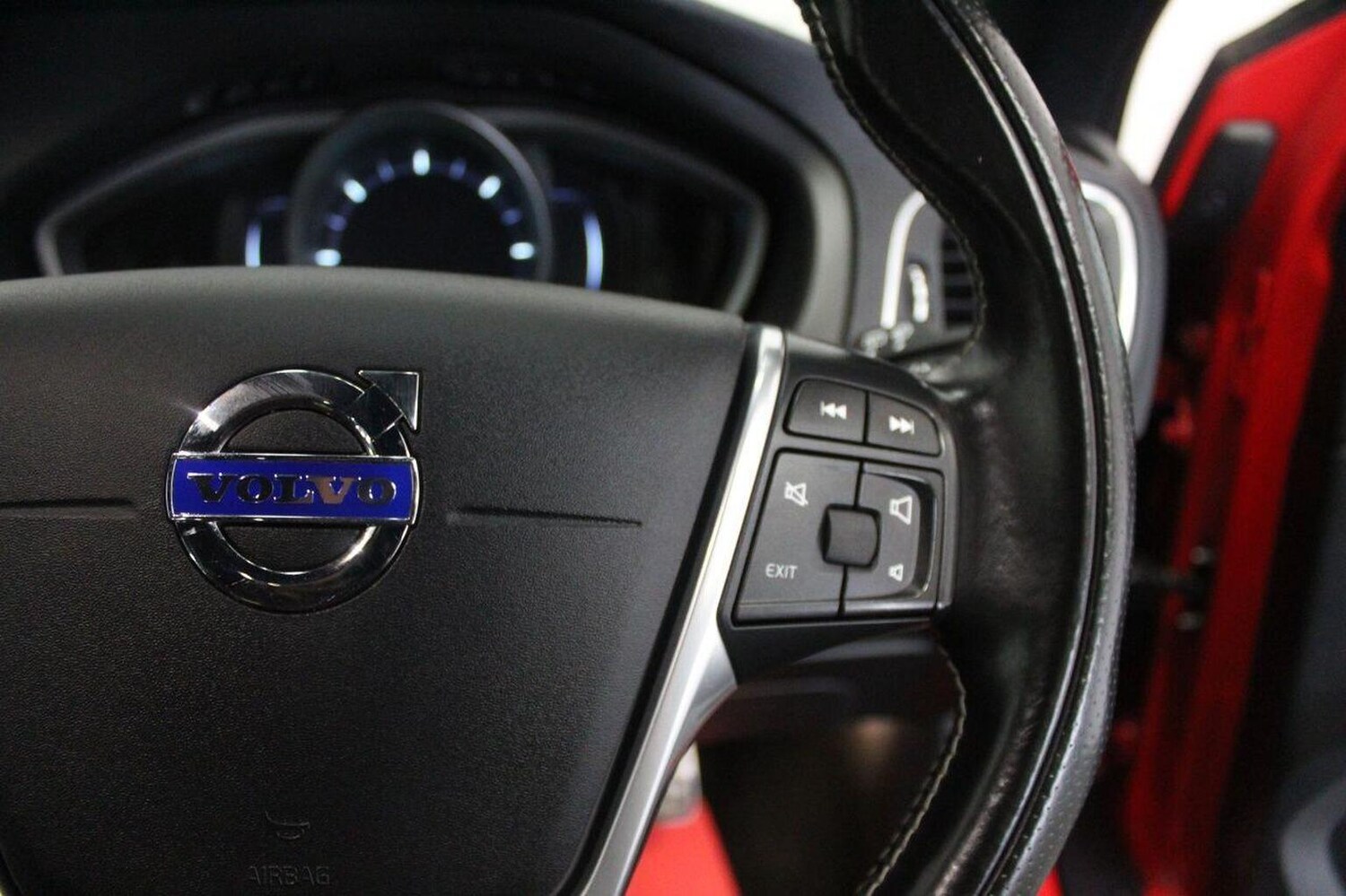 Used Volvo V40 2016 for sale - 78084394: Photo 42