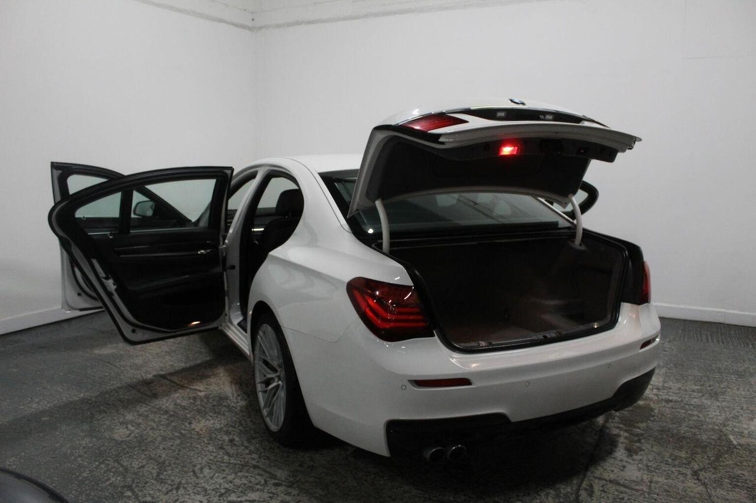 Used BMW 7 Series 2015 for sale - 76517798: Photo 21