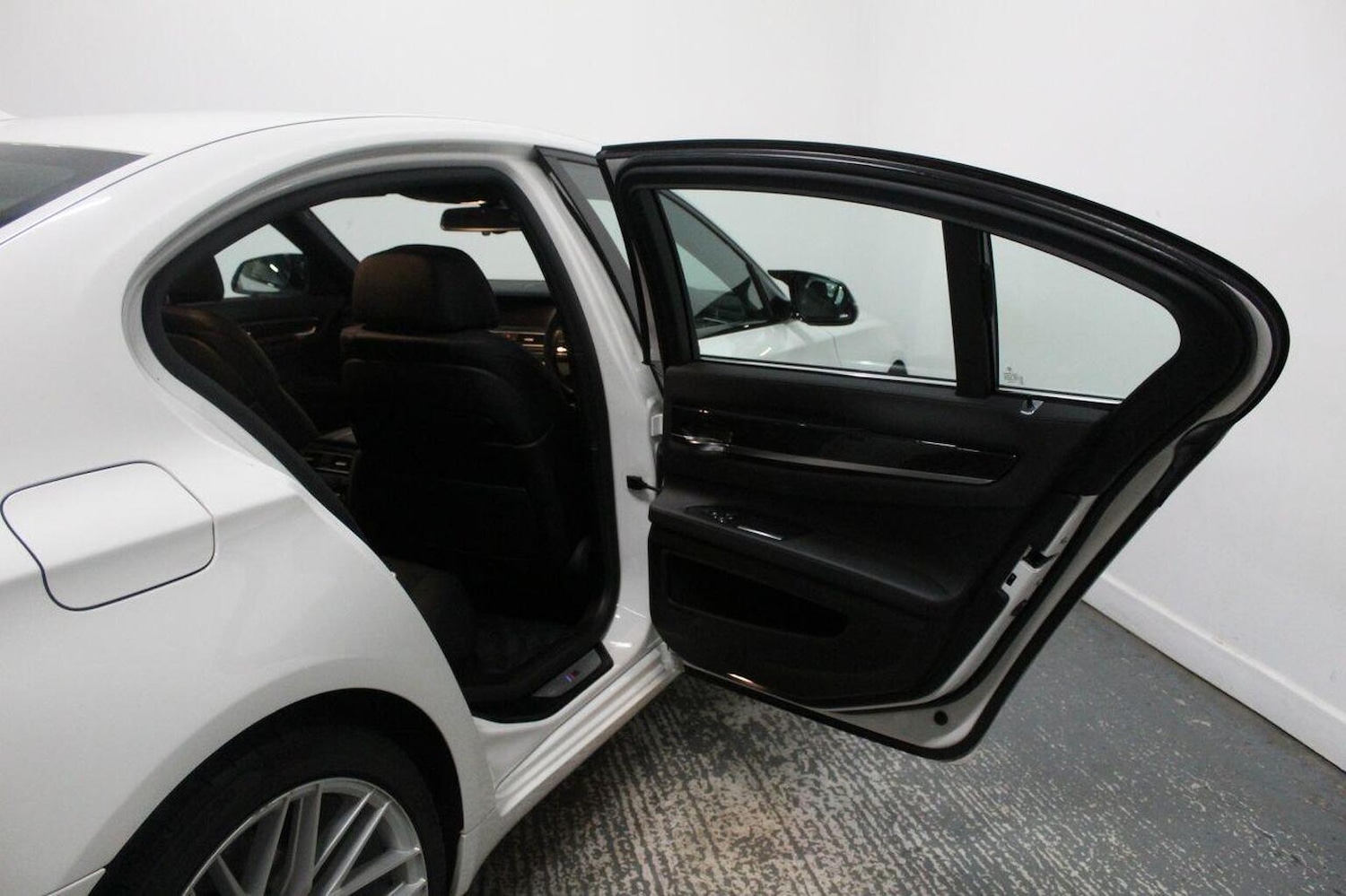 Used BMW 7 Series 2015 for sale - 76517798: Photo 27