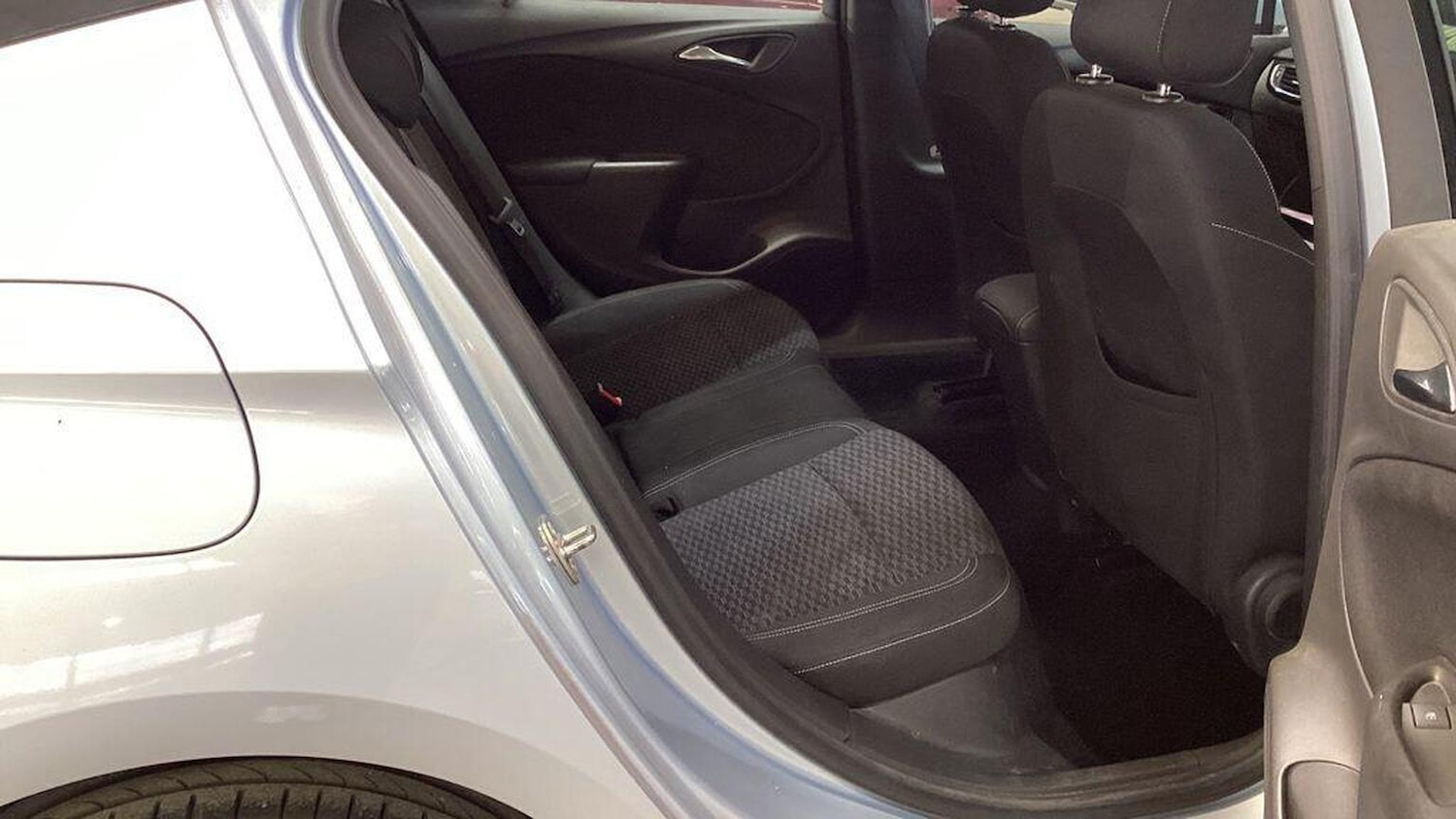 Used Vauxhall Astra 2017 for sale - 77220551: Photo 12