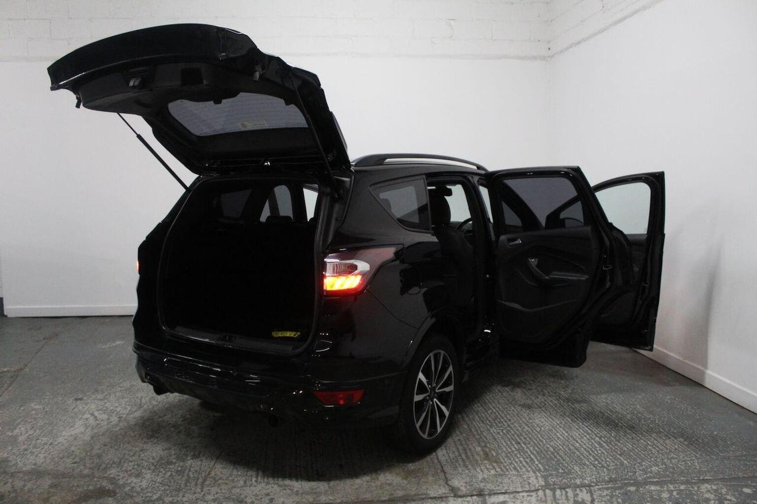 Used Ford Kuga 2017 for sale - 76583303: Photo 21