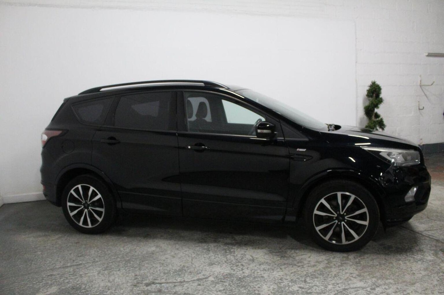 Used Ford Kuga 2017 for sale - 76583303: Photo 4