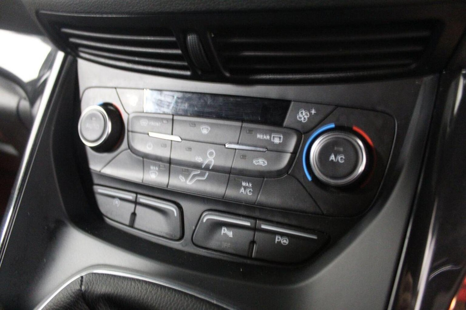 Used Ford Kuga 2017 for sale - 76583303: Photo 42