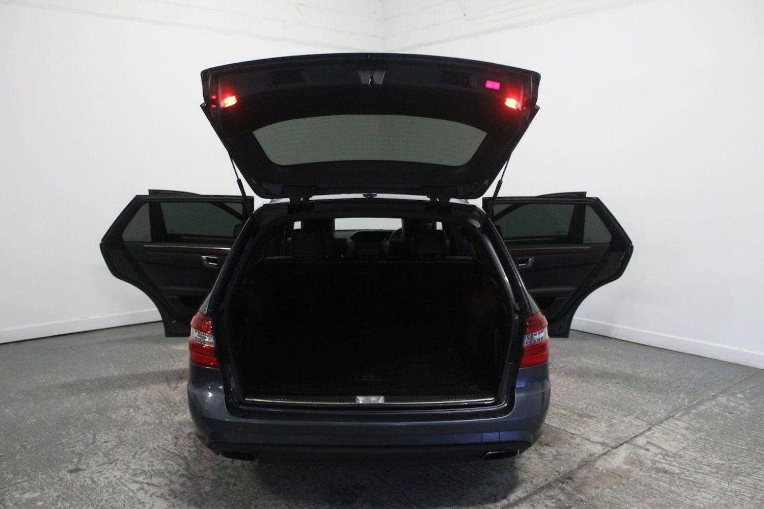 Used Mercedes-Benz E Class 2012 for sale - 76358149: Photo 23