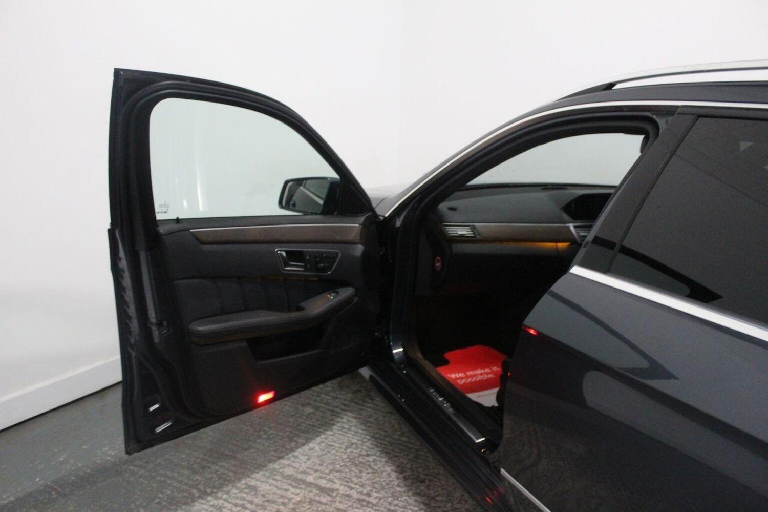 Used Mercedes-Benz E Class 2012 for sale - 76358149: Photo 28