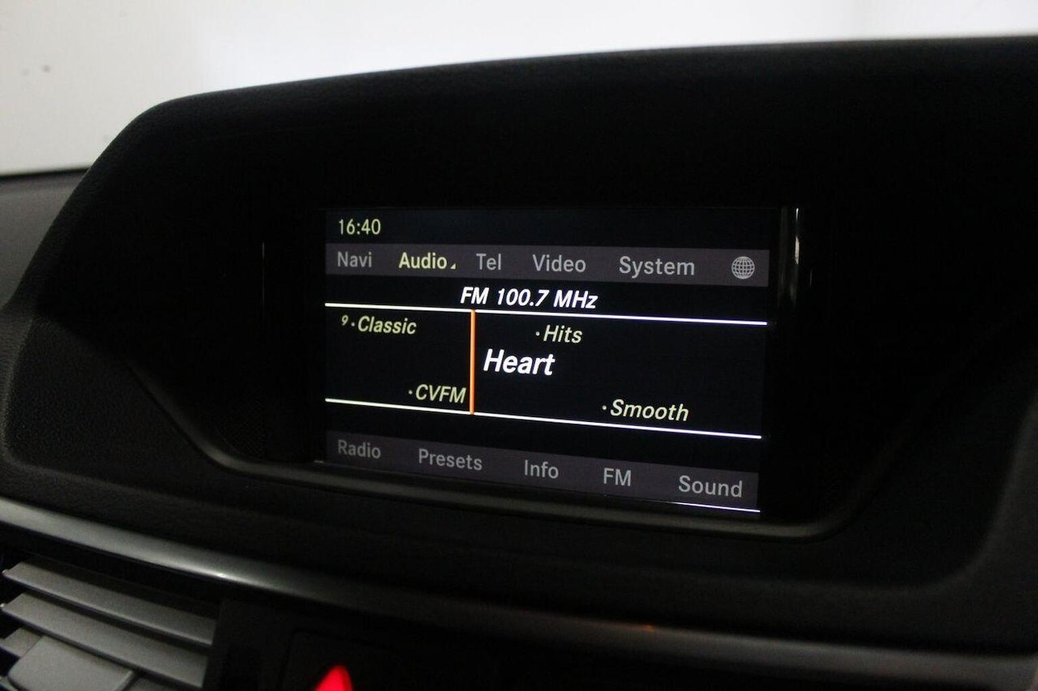 Used Mercedes-Benz E Class 2012 for sale - 76358149: Photo 36