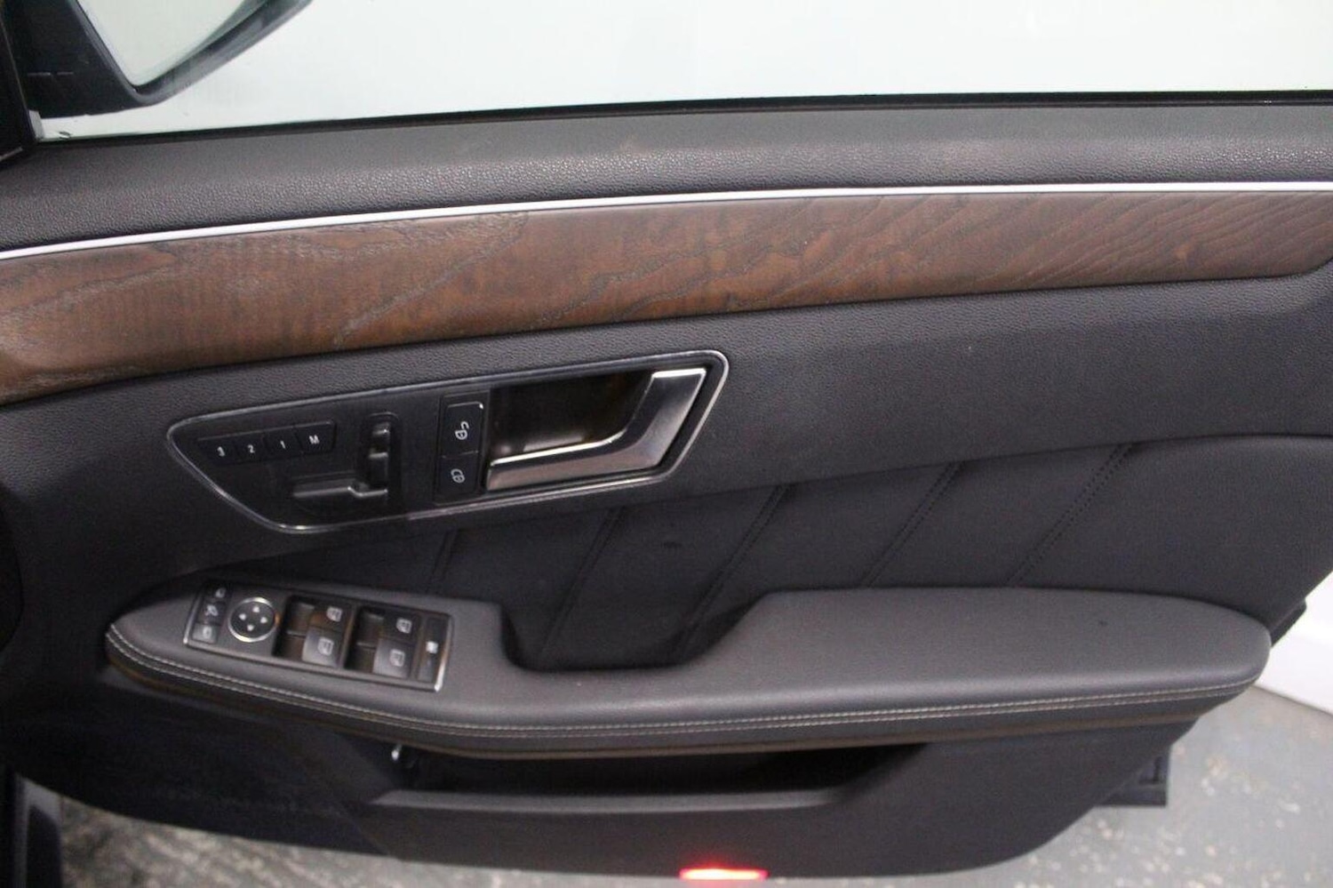 Used Mercedes-Benz E Class 2012 for sale - 76358149: Photo 48