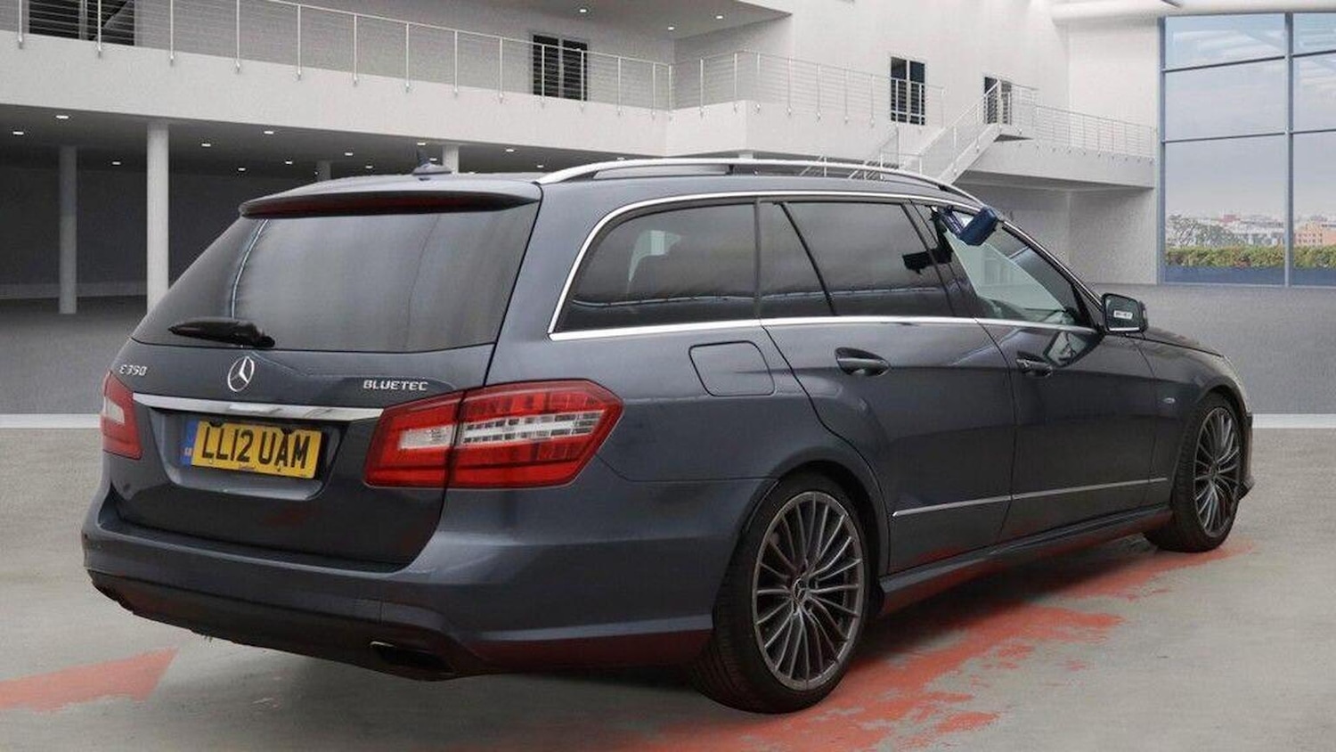 Used Mercedes-Benz E Class 2012 for sale - 76358149: Photo 5