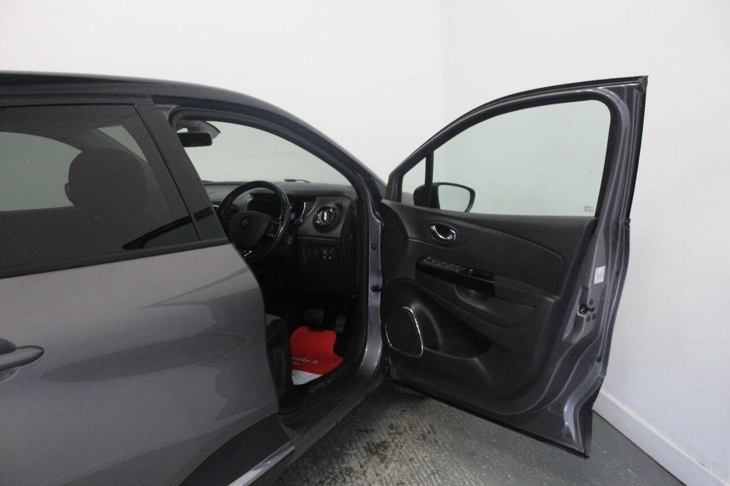 Used Renault Captur 2014 for sale - 77521973: Photo 24