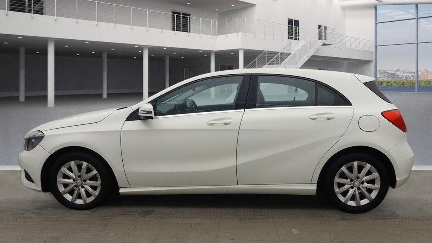 Used Mercedes-Benz A-Class 2014 for sale - 77494894: Photo 8