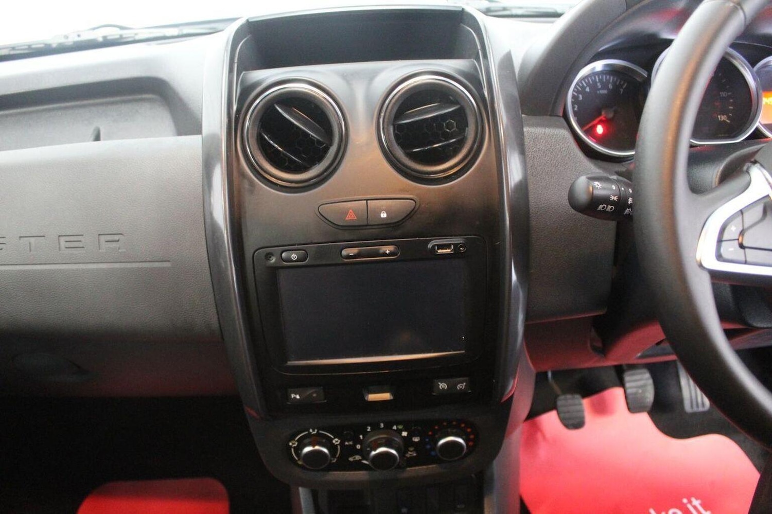 Used Dacia Duster 2018 for sale - 76186710: Photo 31