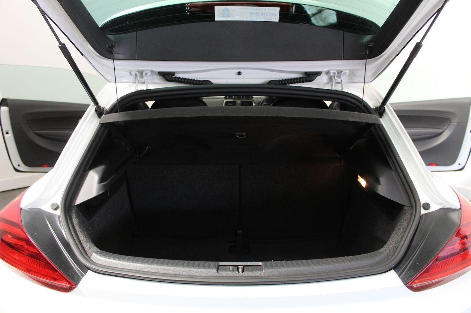 Used Volkswagen Scirocco 2017 for sale - 77096960: Photo 24