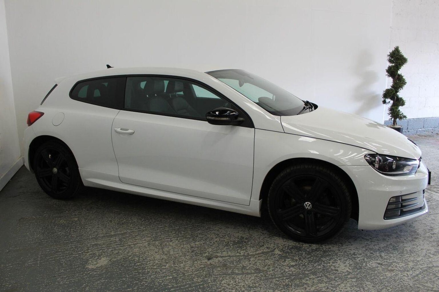 Used Volkswagen Scirocco 2017 for sale - 77096960: Photo 4