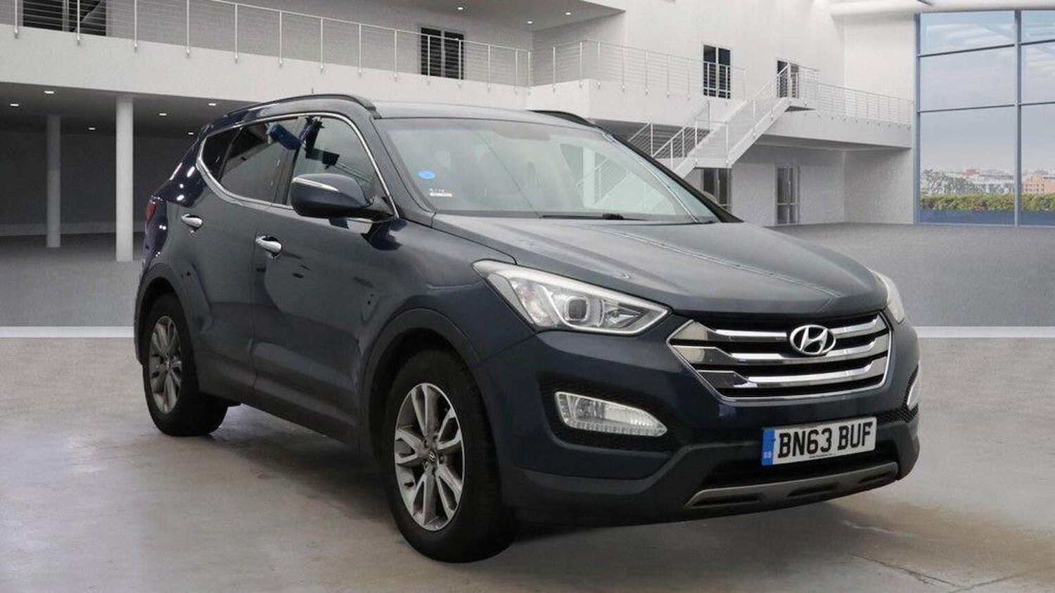 Used Hyundai Santa Fe 2013 for sale - 76904708: Photo 1