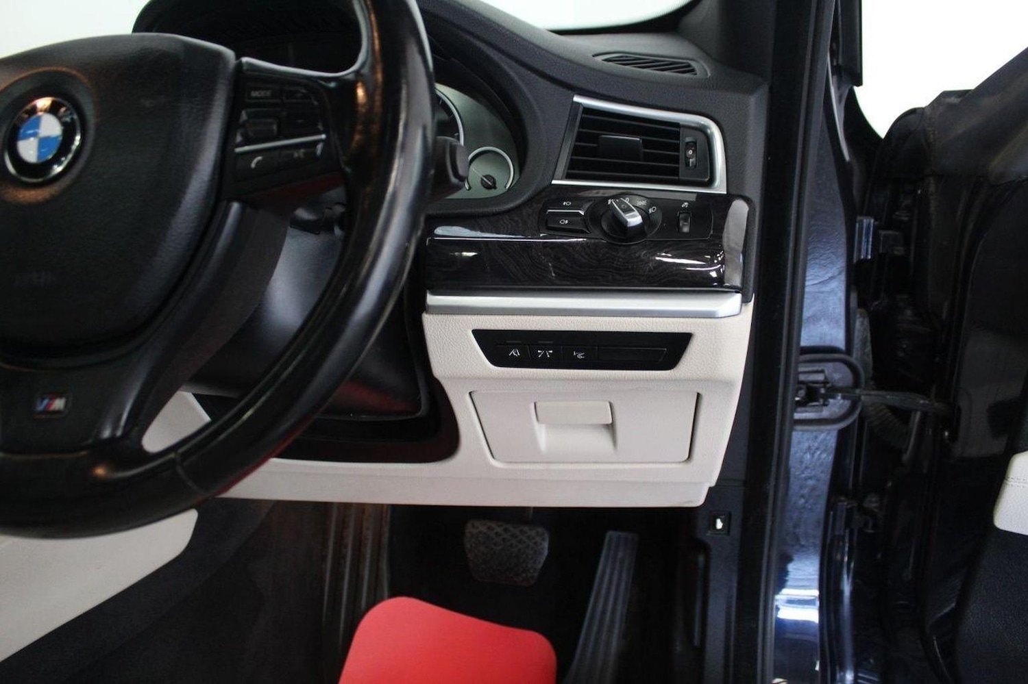 Used BMW 5 Series 2012 for sale - 77938070: Photo 52