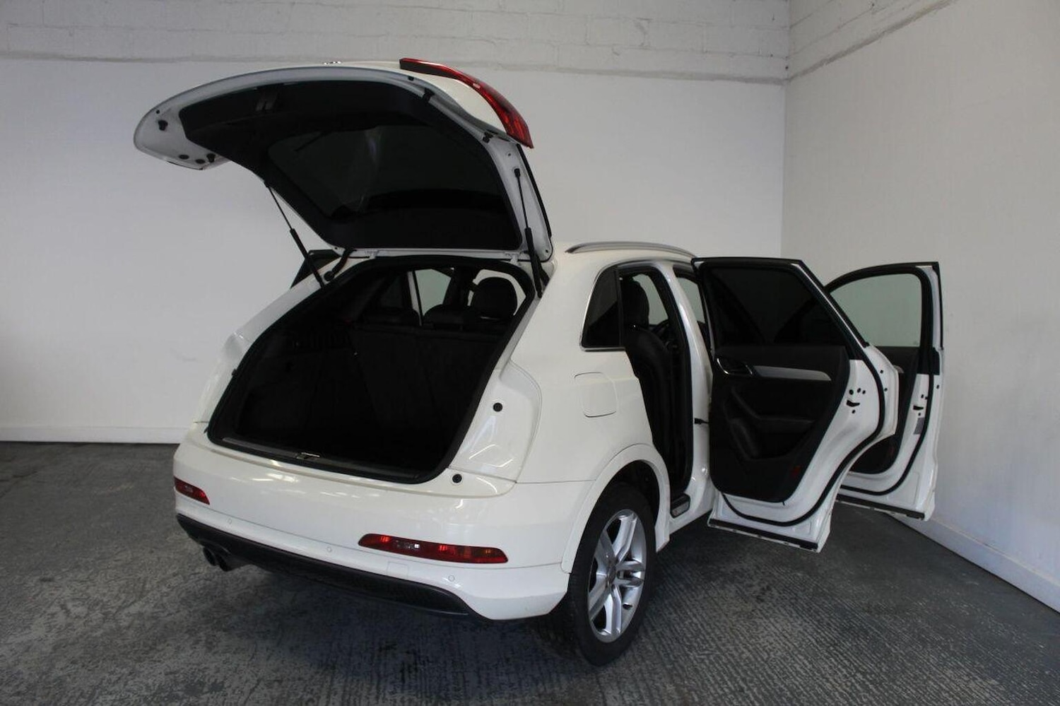 Used Audi Q3 2013 for sale - 76751792: Photo 21