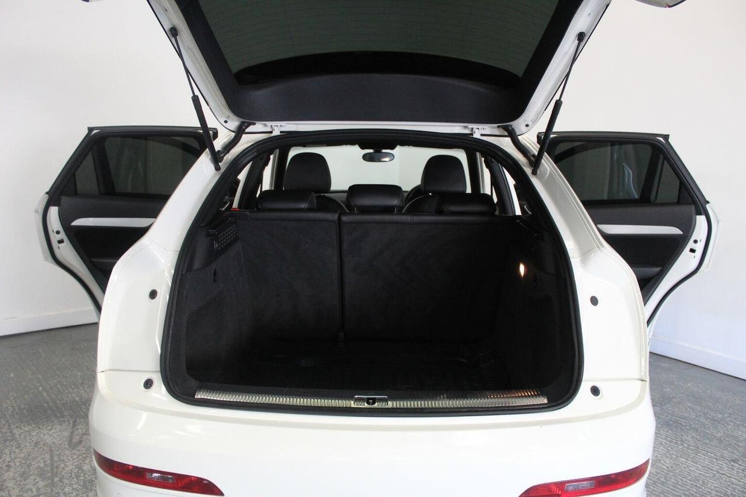 Used Audi Q3 2013 for sale - 76751792: Photo 23