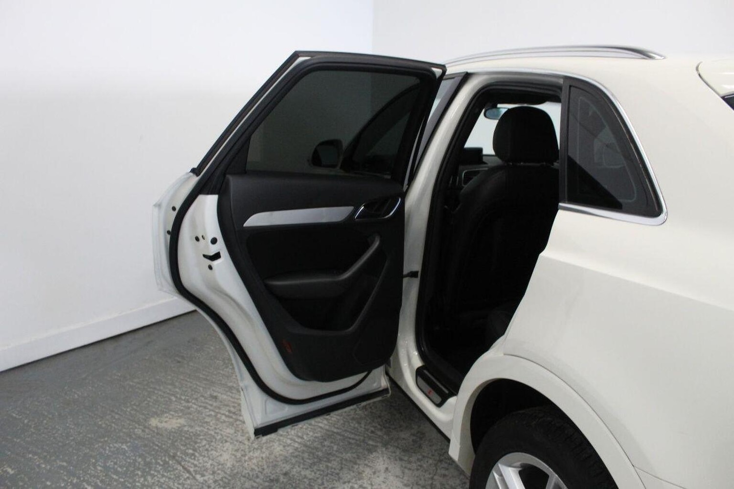 Used Audi Q3 2013 for sale - 76751792: Photo 27