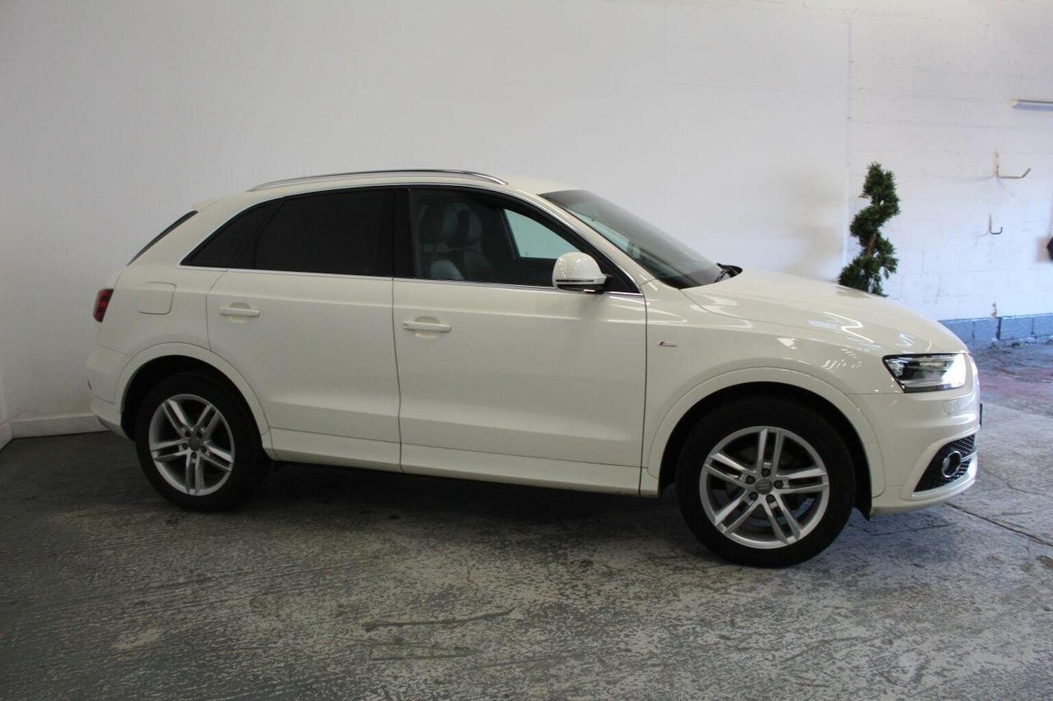 Used Audi Q3 2013 for sale - 76751792: Photo 4