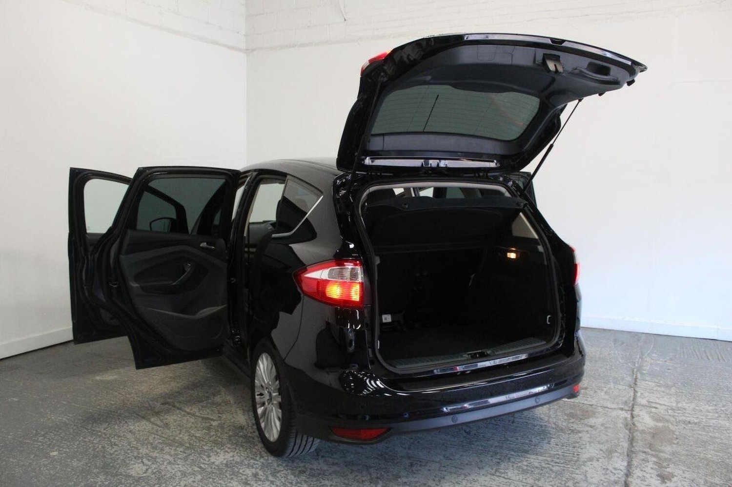 Used Ford C-Max 2015 for sale - 76058153: Photo 19