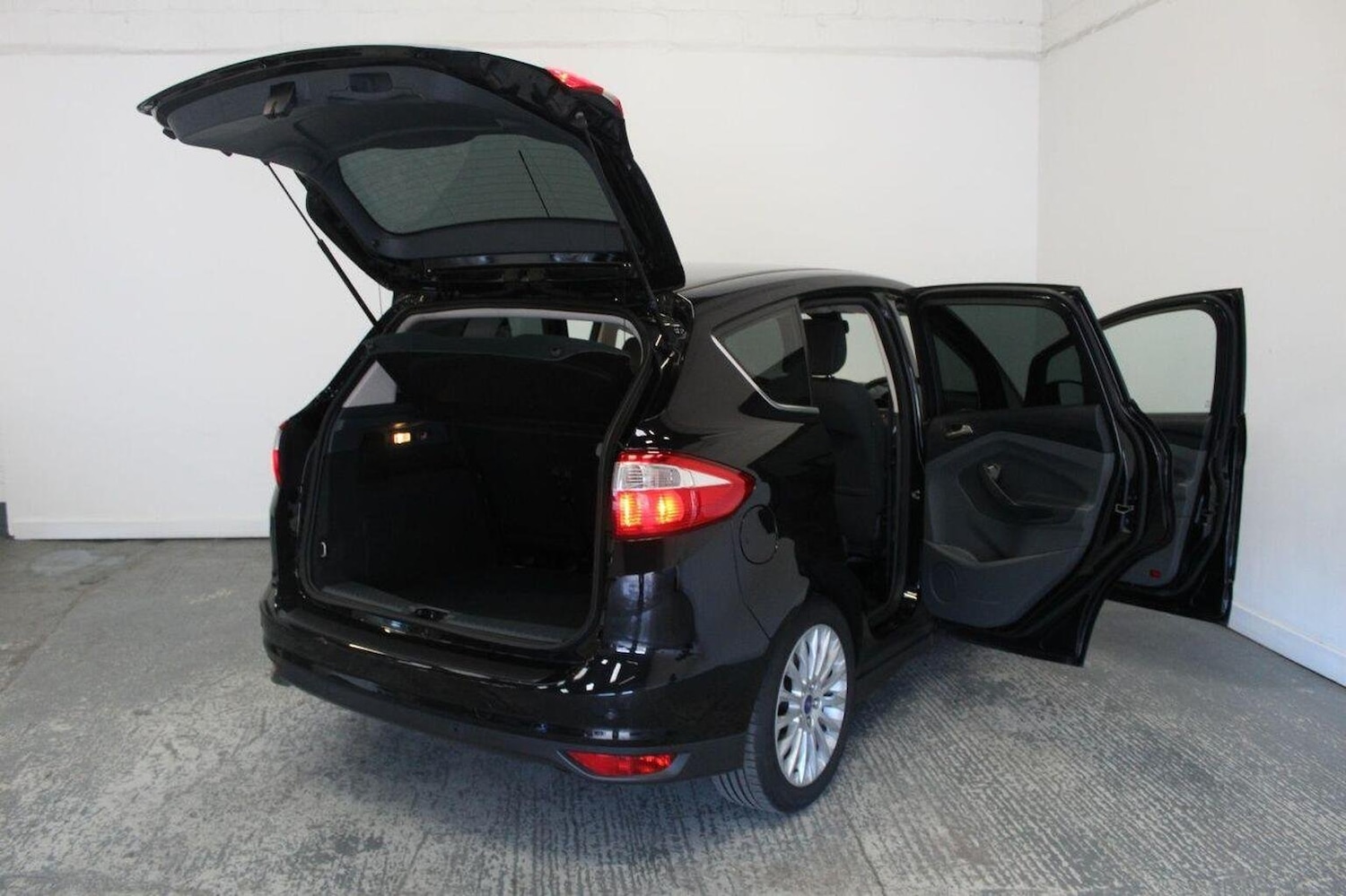Used Ford C-Max 2015 for sale - 76058153: Photo 20