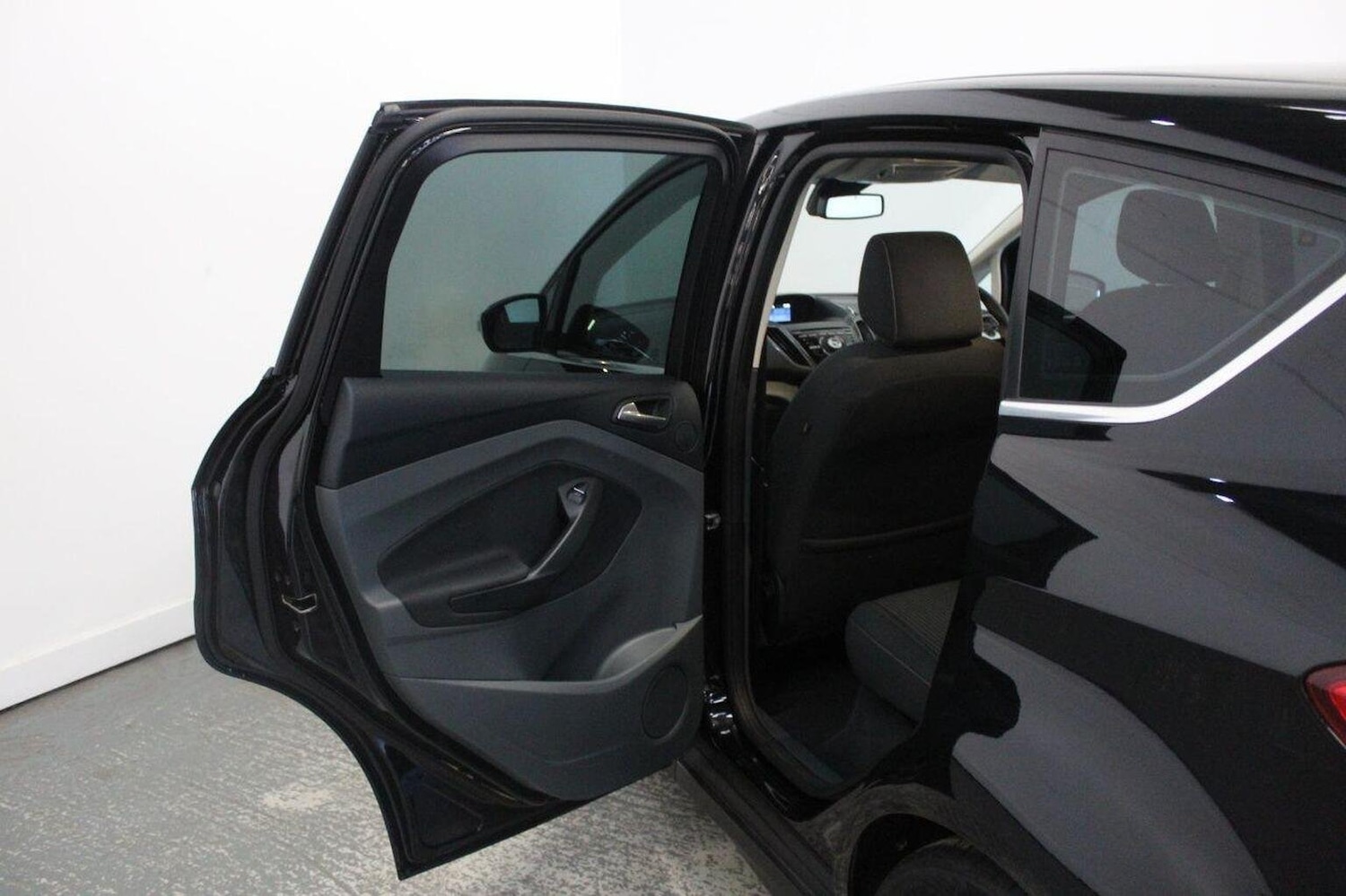 Used Ford C-Max 2015 for sale - 76058153: Photo 26