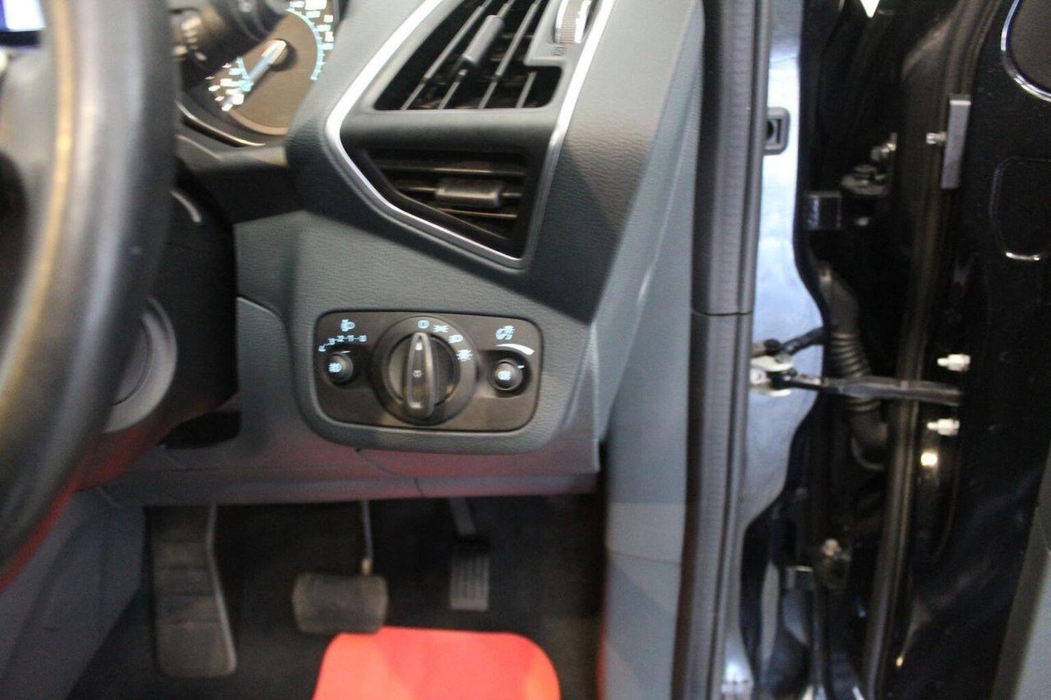 Used Ford C-Max 2015 for sale - 76058153: Photo 46