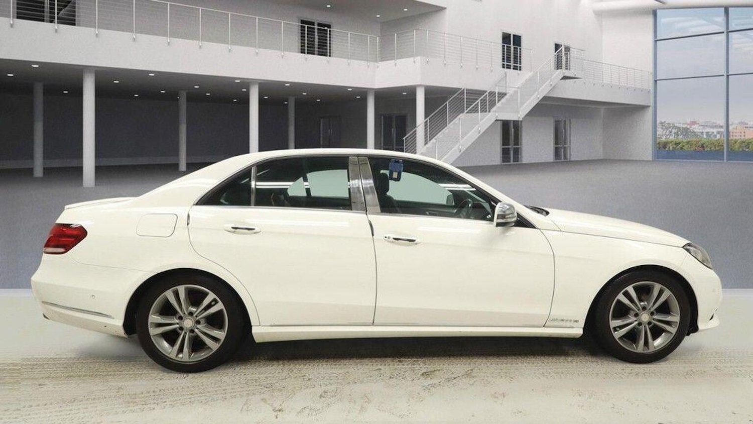 Used Mercedes-Benz E Class 2014 for sale - 77391920: Photo 7