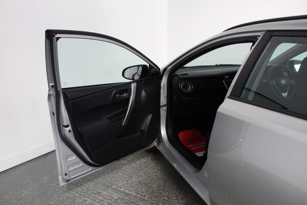 Used Toyota Auris 2015 for sale - 75033431: Photo 25