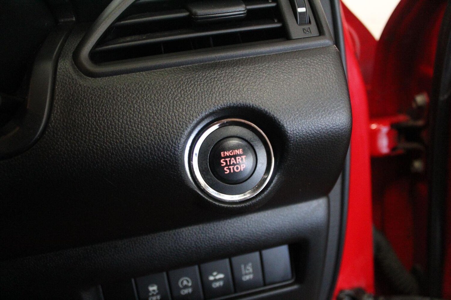 Used Suzuki Swift 2017 for sale - 76178967: Photo 42