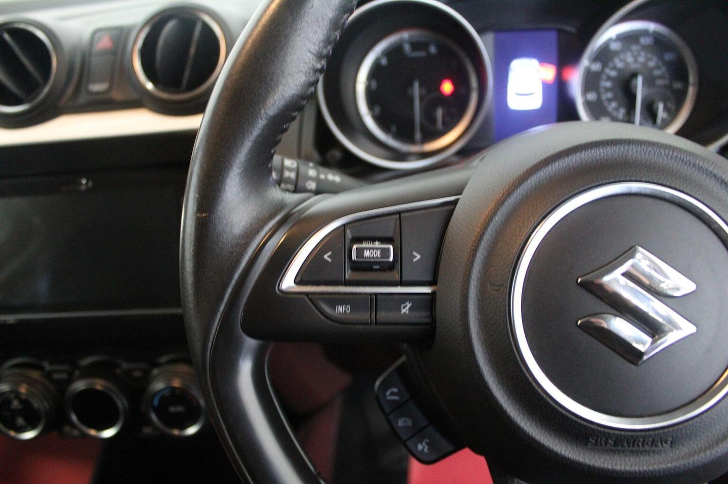 Used Suzuki Swift 2017 for sale - 76178967: Photo 44