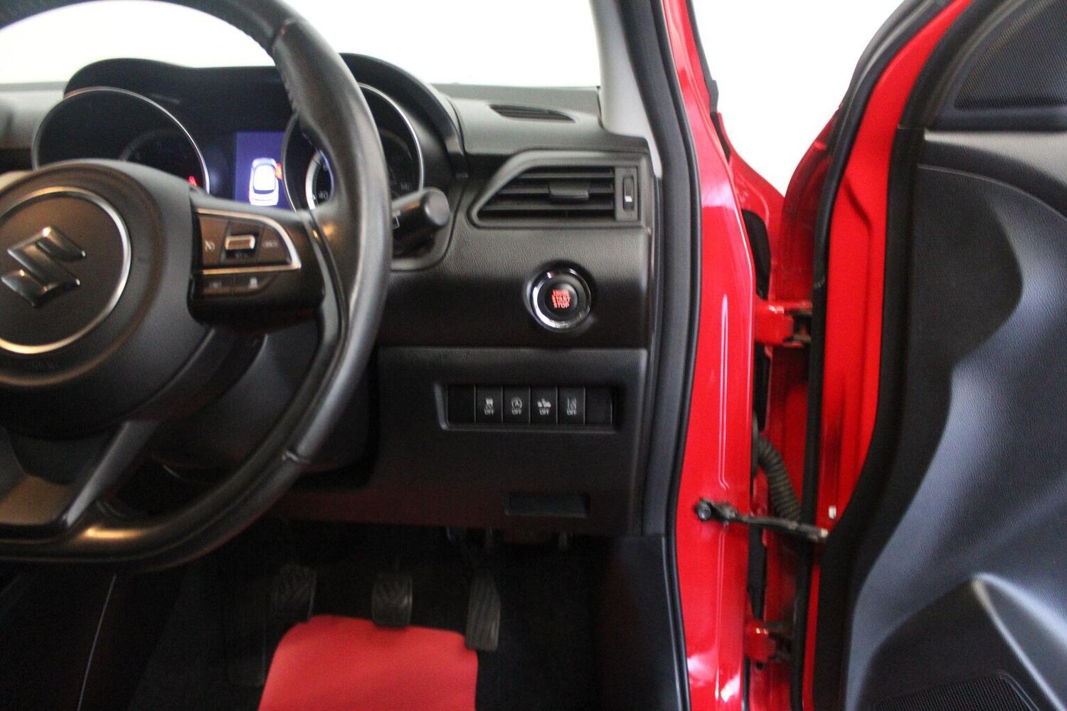 Used Suzuki Swift 2017 for sale - 76178967: Photo 46