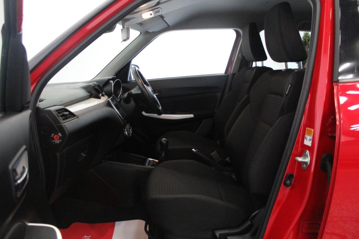 Used Suzuki Swift 2017 for sale - 76178967: Photo 49