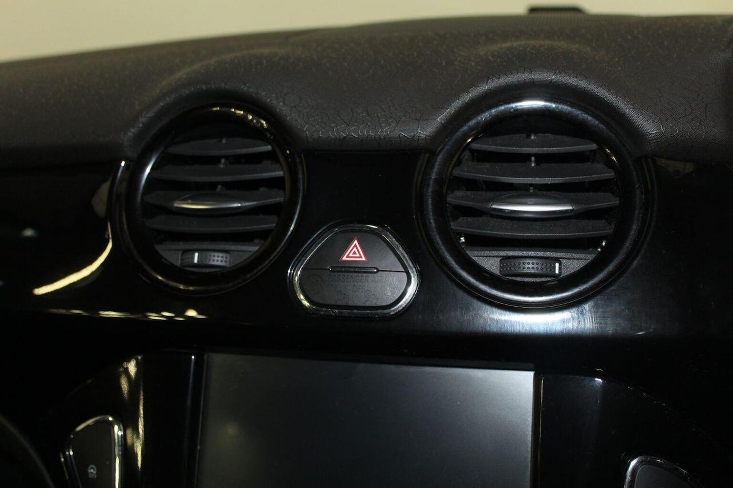 Used Vauxhall ADAM 2016 for sale - 77938057: Photo 32