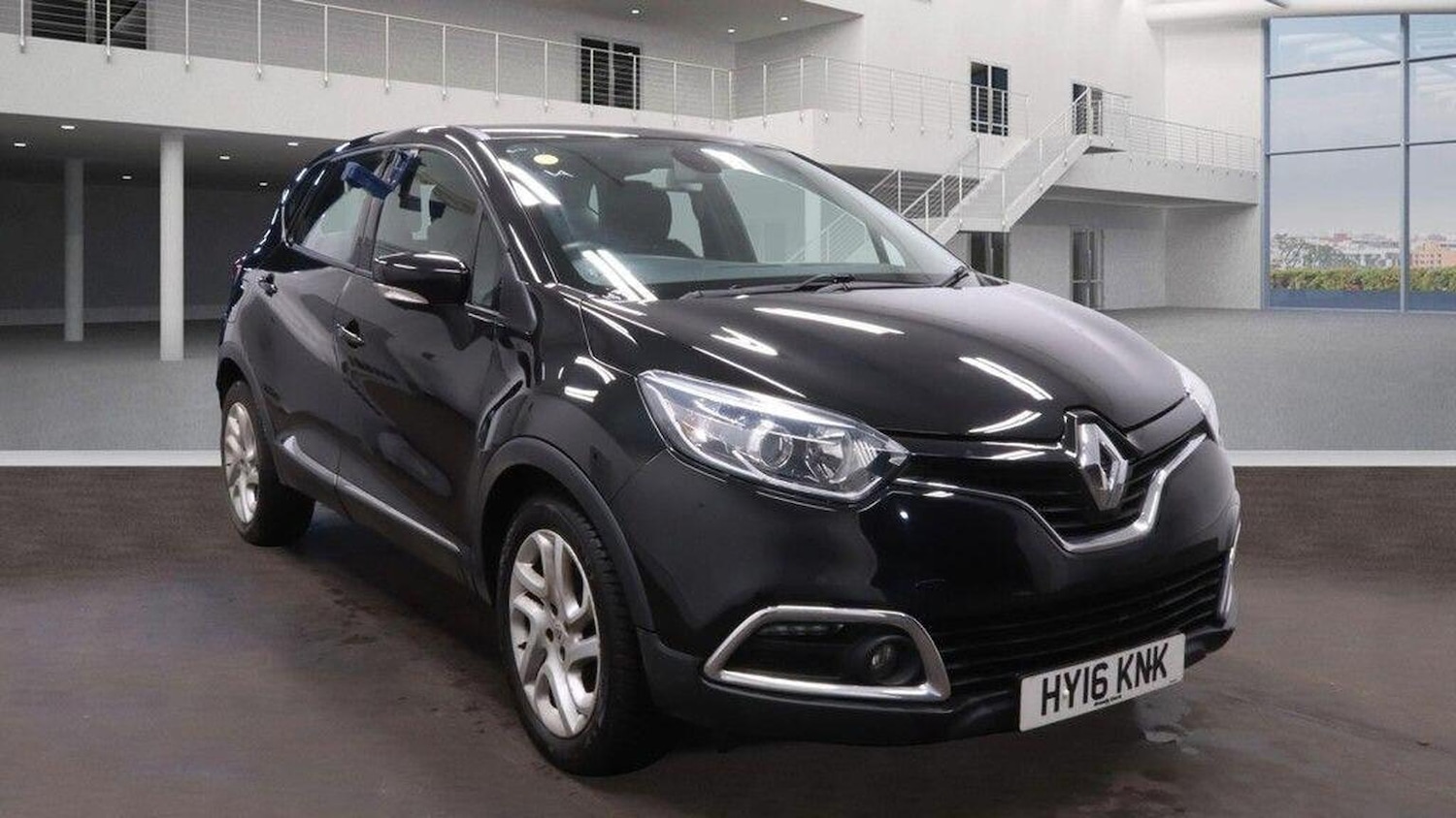 Used Renault Captur 2016 for sale - 76565174: Photo 1