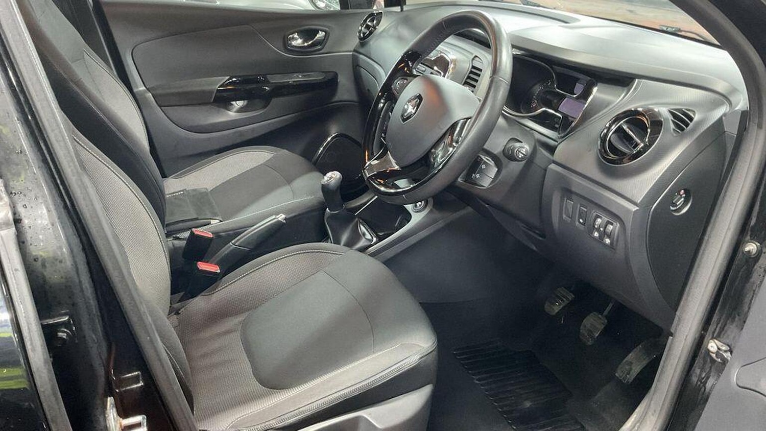 Used Renault Captur 2016 for sale - 76565174: Photo 14